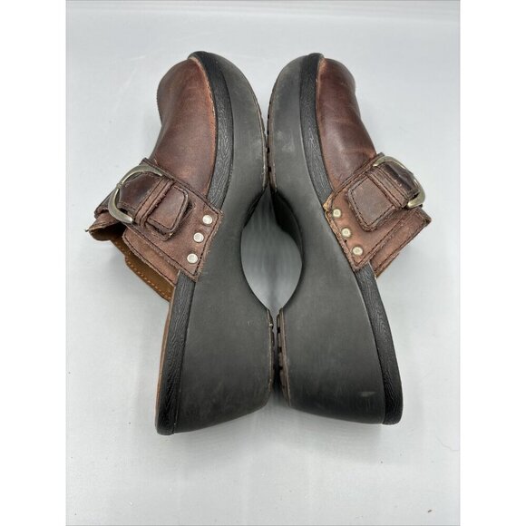 Crocs Brown Leather Mules Slip On Buckle Women’s 8 Comfort Shoes - Picture 7 of 8